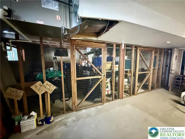 a very nice looking room with gym equipment