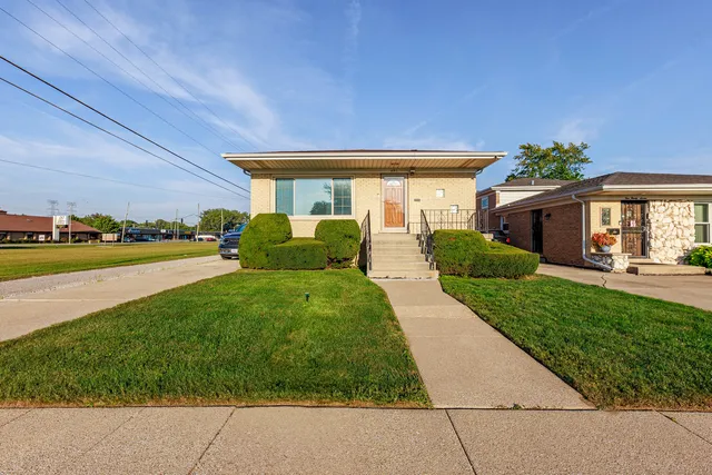$219,000 | 491 Escanaba Avenue, Calumet City, IL 60409