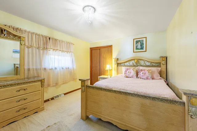 $219,000 | 491 Escanaba Avenue, Calumet City, IL 60409