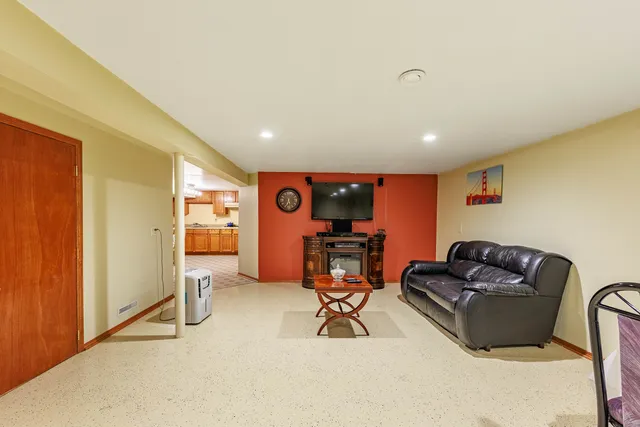 $219,000 | 491 Escanaba Avenue, Calumet City, IL 60409