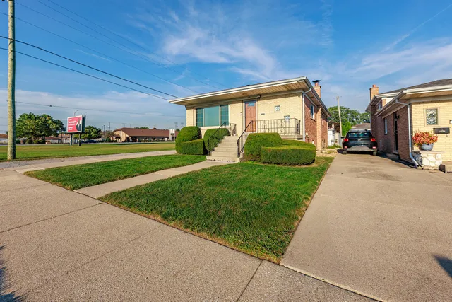 $219,000 | 491 Escanaba Avenue, Calumet City, IL 60409