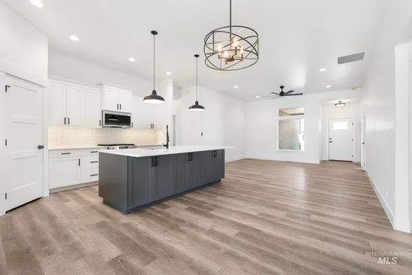 $425,000 | 821 23rd Avenue East, Jerome, ID 83338