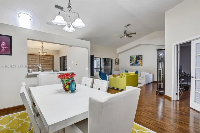 $3,300 | 1002 Northwest 105th Avenue, Unit D121, Plantation, FL 33322