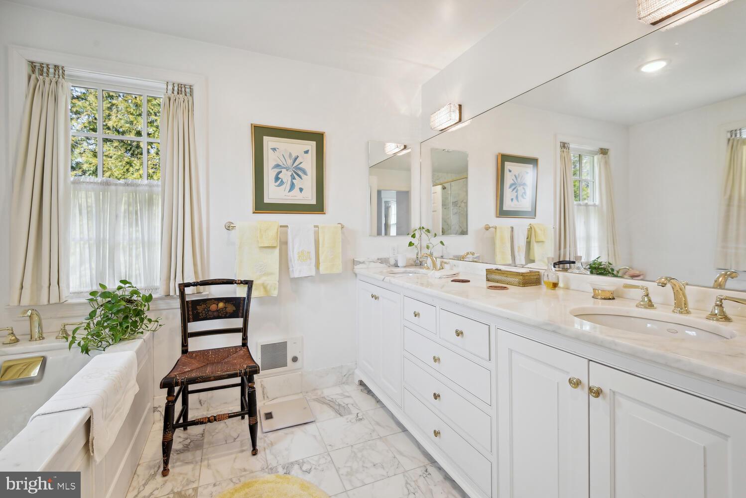 6209 Brookside Drive Chevy Chase, MD 20815 - Photo 27 of 51 Primary bathroom