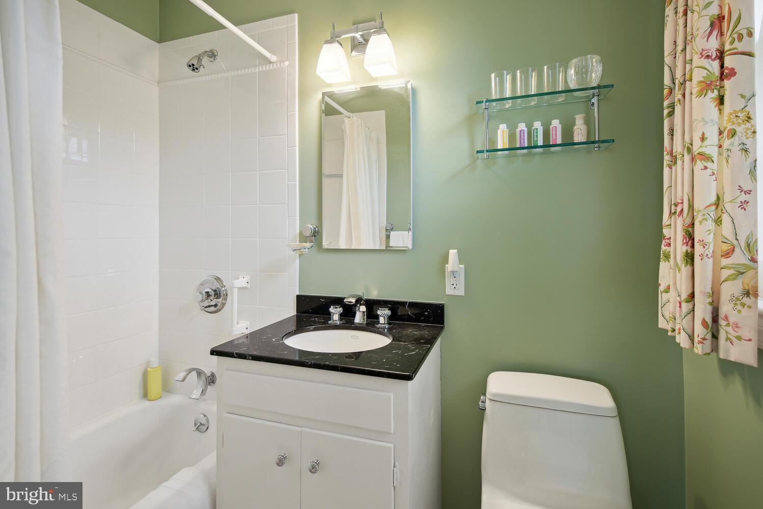 6209 Brookside Drive Chevy Chase, MD 20815 - Photo 30 of 51 Second bedroom ensuite bathroom