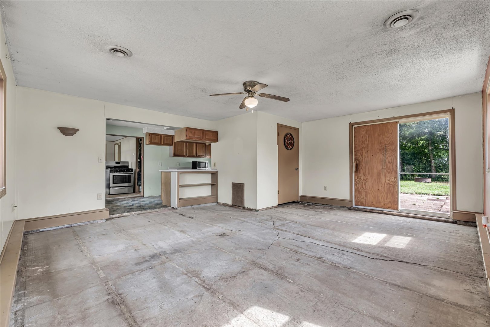 11211 Ridgewood Road Milan, IL 61264 - Photo 14 of 34 Gallery Image 14