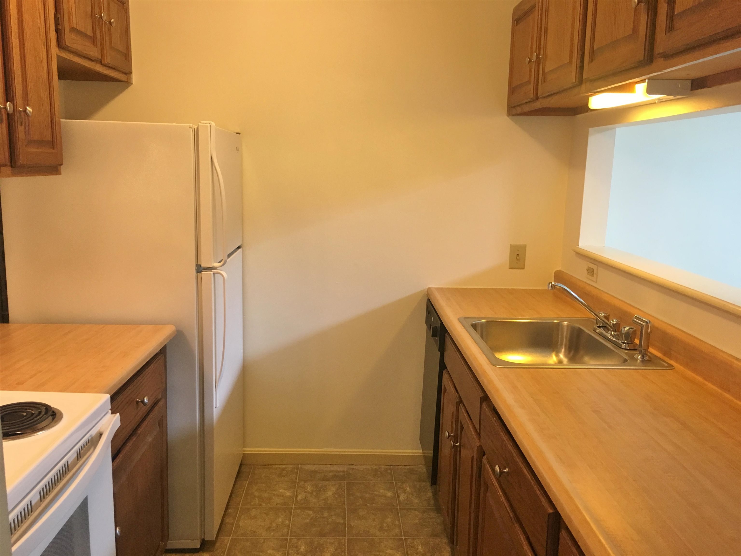 521 Pine Street, Unit 104 Manchester, NH 03104 - Photo 13 of 39