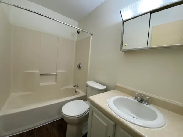 $1,525 | 521 Pine Street, Unit 104, Manchester, NH 03104