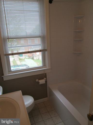 3536 Benzinger Road Baltimore, MD 21229 - Photo 13 of 21 Bath