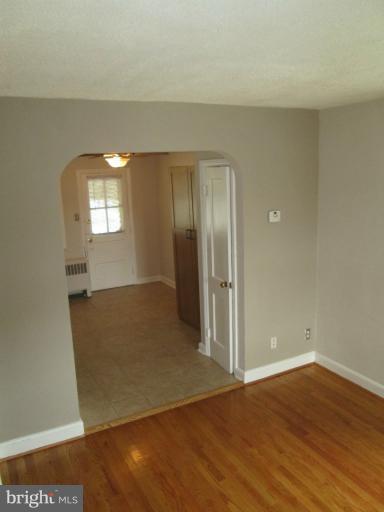 3536 Benzinger Road Baltimore, MD 21229 - Photo 5 of 21 Living Room