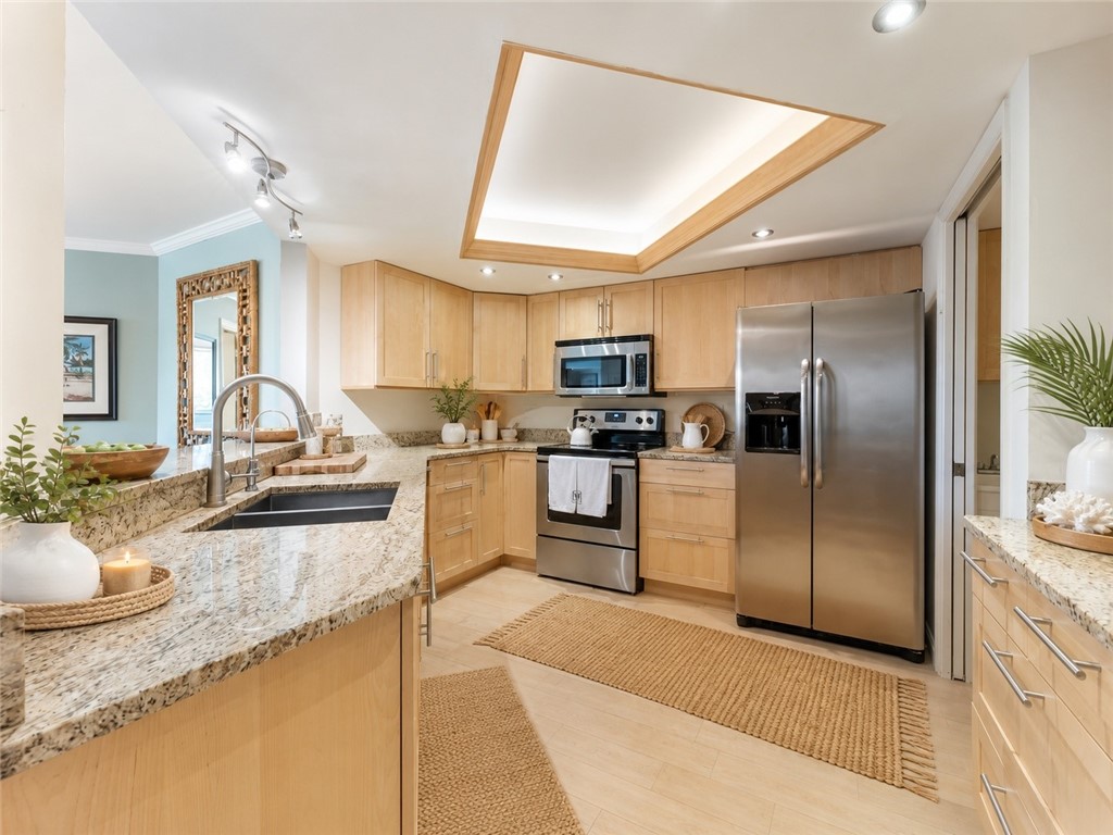 1850 Bay Road, Unit 3G Vero Beach, FL 32963 - Photo 10 of 31