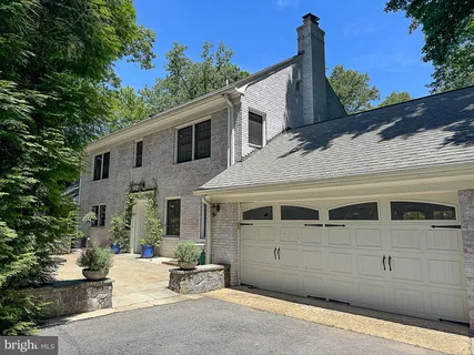 $2,100,000 | 710 Live Oak Drive, McLean, VA 22101