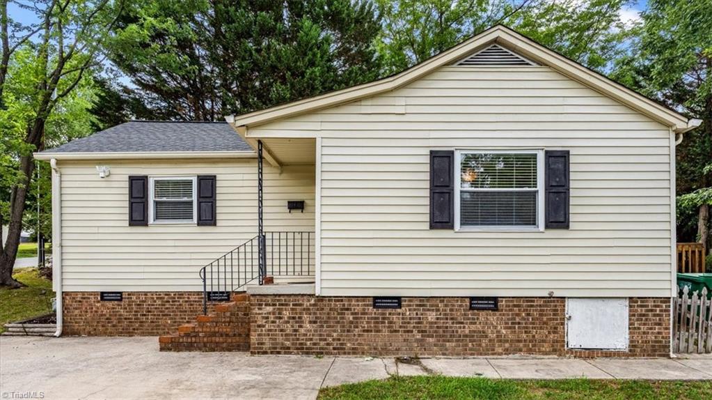 609 Hedrick Avenue High Point, NC 27262 - Photo 2 of 42