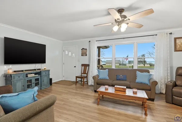 $335,000 | 208 Sunflower, Ozawkie, KS 66070