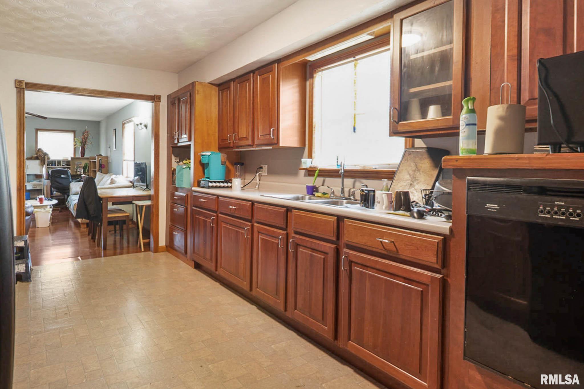 1109 East Reeves Street Marion, IL 62959 - Photo 6 of 17