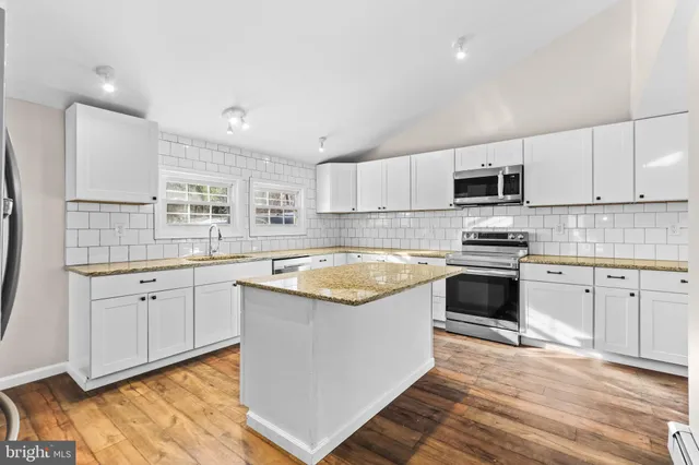 $269,900 | 751 West Pennsylvania Avenue, Pen Argyl, PA 18072