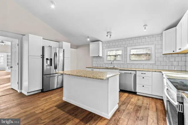 $269,900 | 751 West Pennsylvania Avenue, Pen Argyl, PA 18072