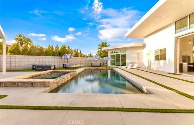 $1,685,000 | 2100 East Sahara Road, Palm Springs, CA 92262