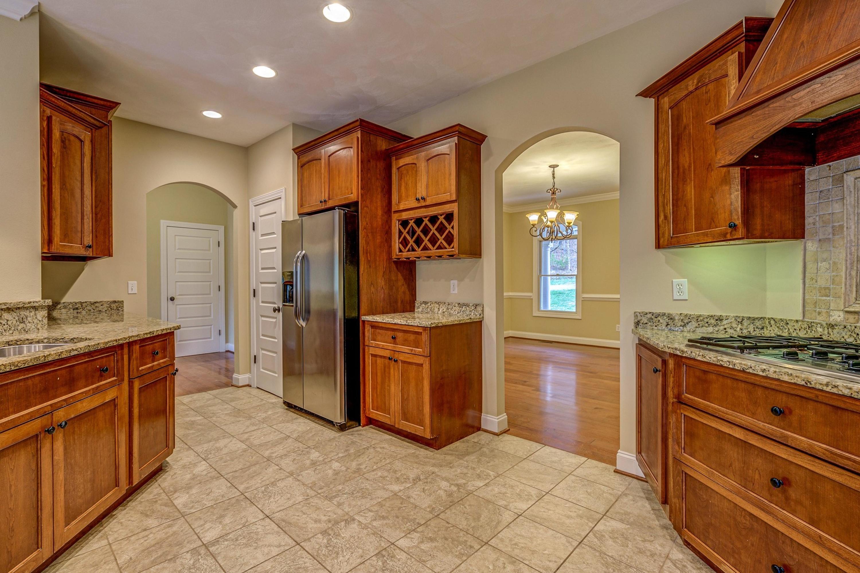 212 Bishop Road Blacksburg, VA 24060 - Photo 29 of 68 KITCHEN