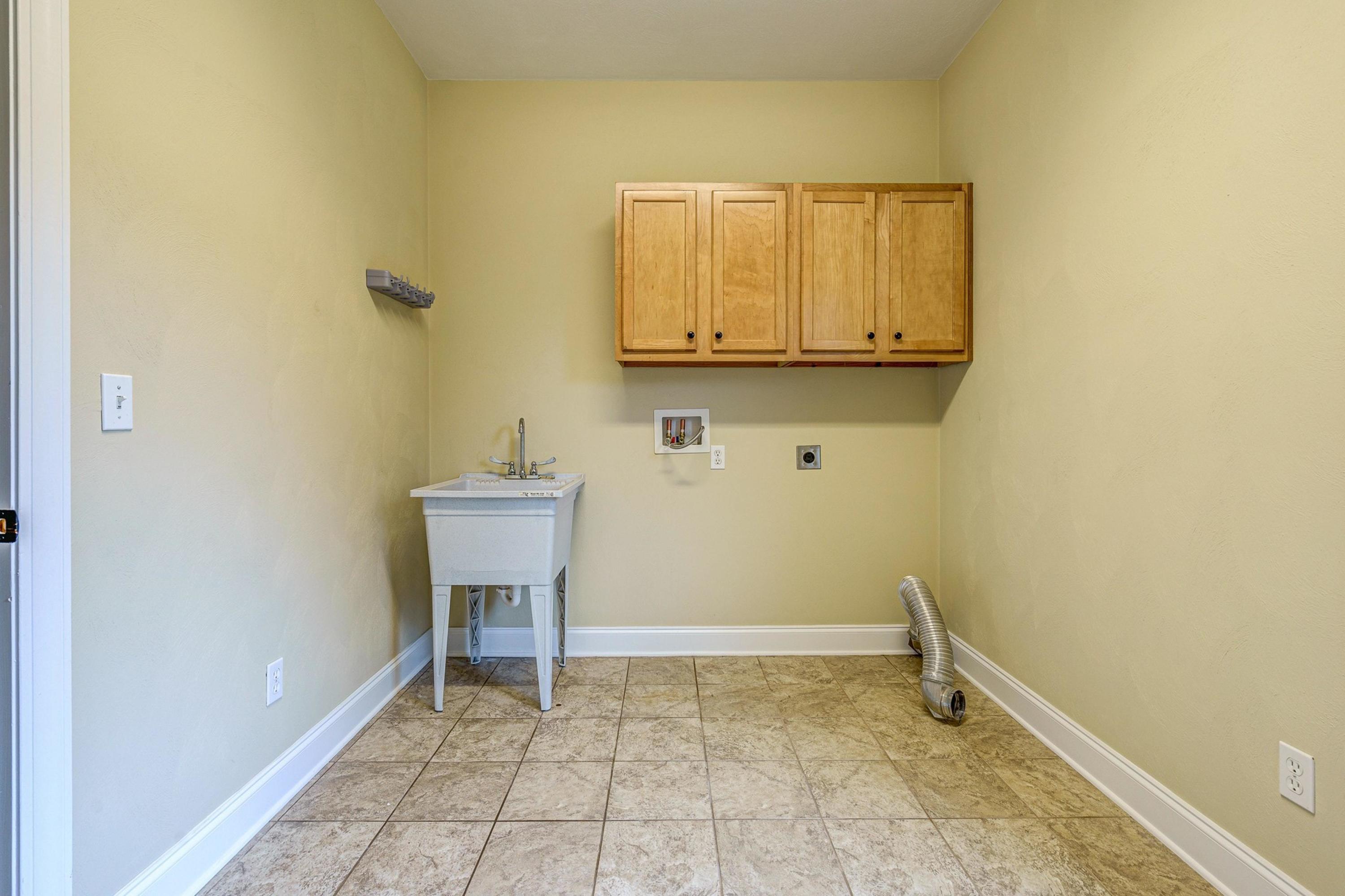212 Bishop Road Blacksburg, VA 24060 - Photo 30 of 68 LAUNDRY
