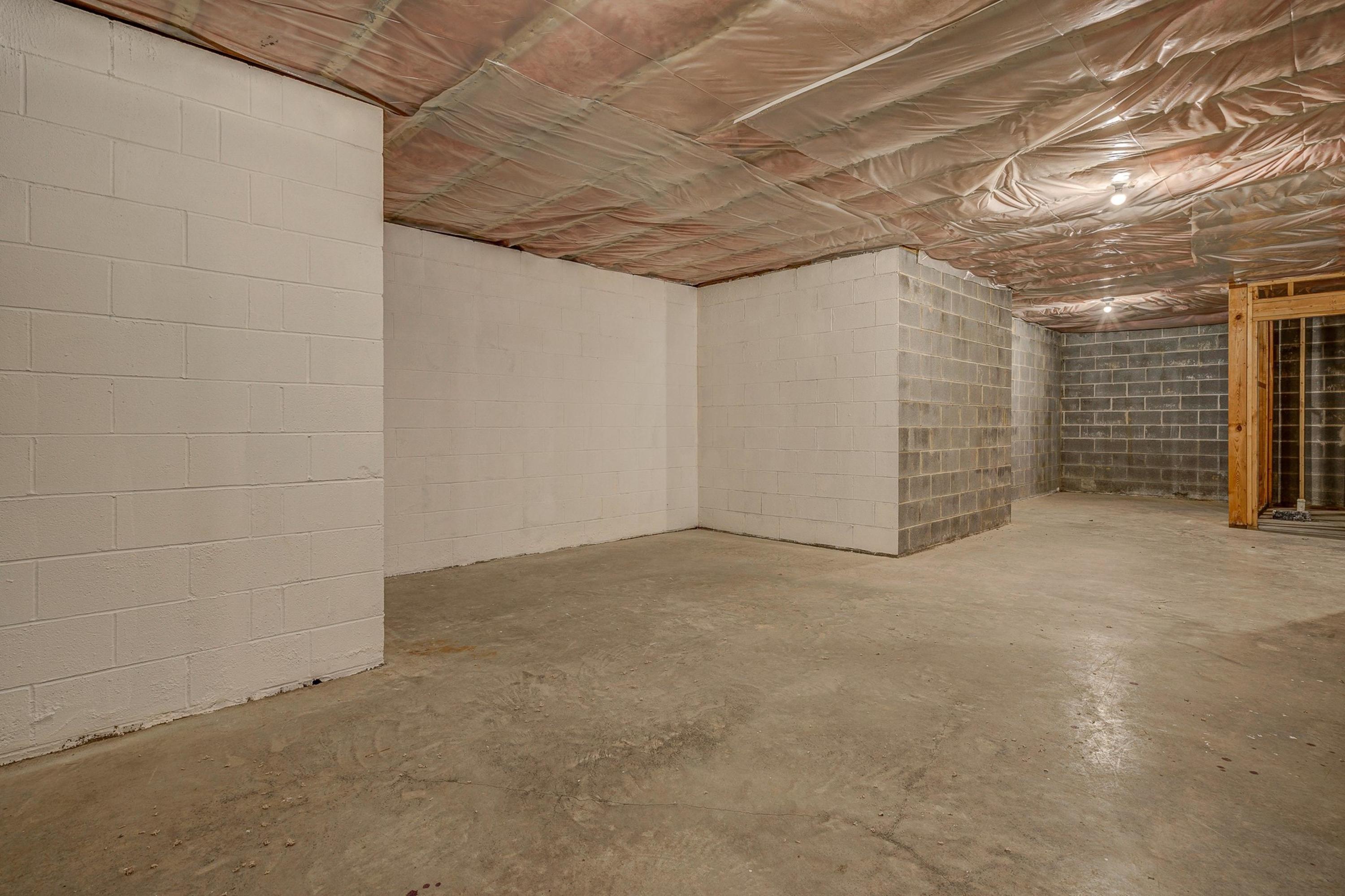 212 Bishop Road Blacksburg, VA 24060 - Photo 58 of 68 058-333254-212 Bishop Rd 058_8419544