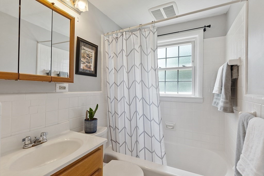 44 Como Road Boston, MA 02136 - Photo 14 of 40 Gallery Image 14