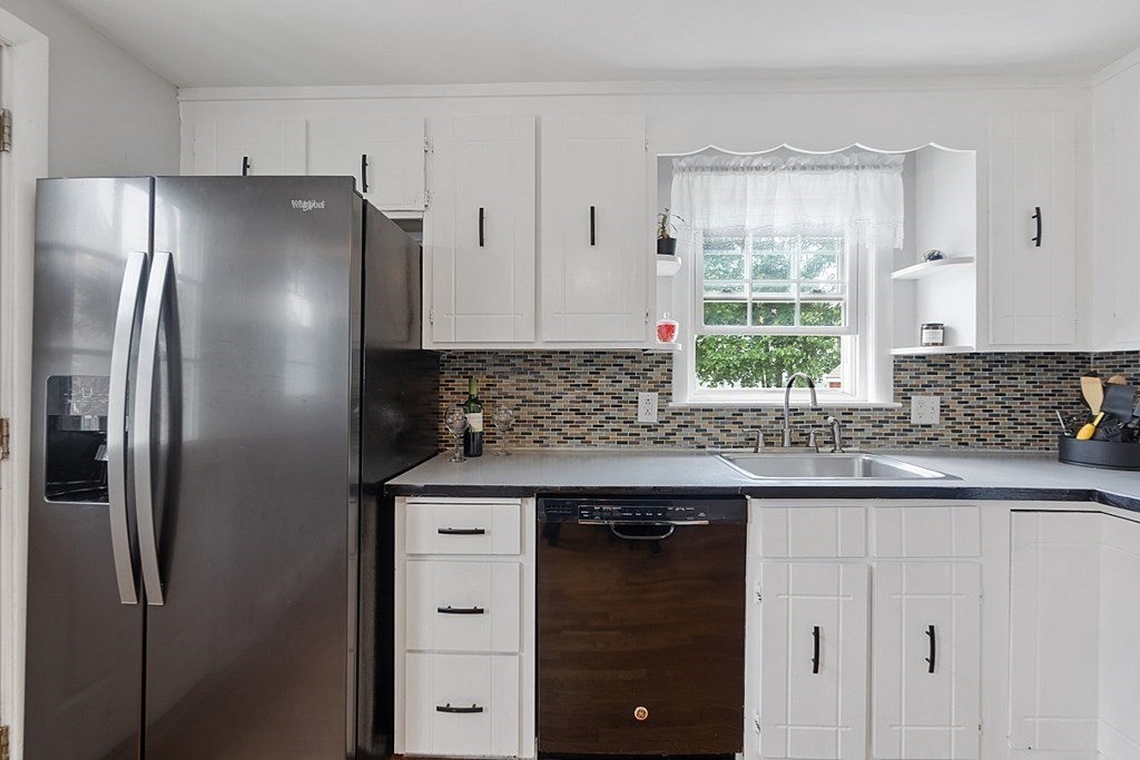 44 Como Road Boston, MA 02136 - Photo 7 of 40 Gallery Image 7