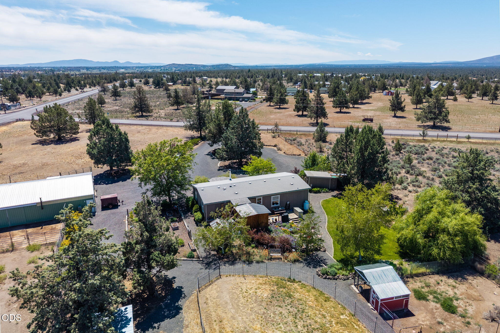 5404 Southwest Badger Road Terrebonne, OR 97760 - Photo 6 of 74 5.31.26_9.7