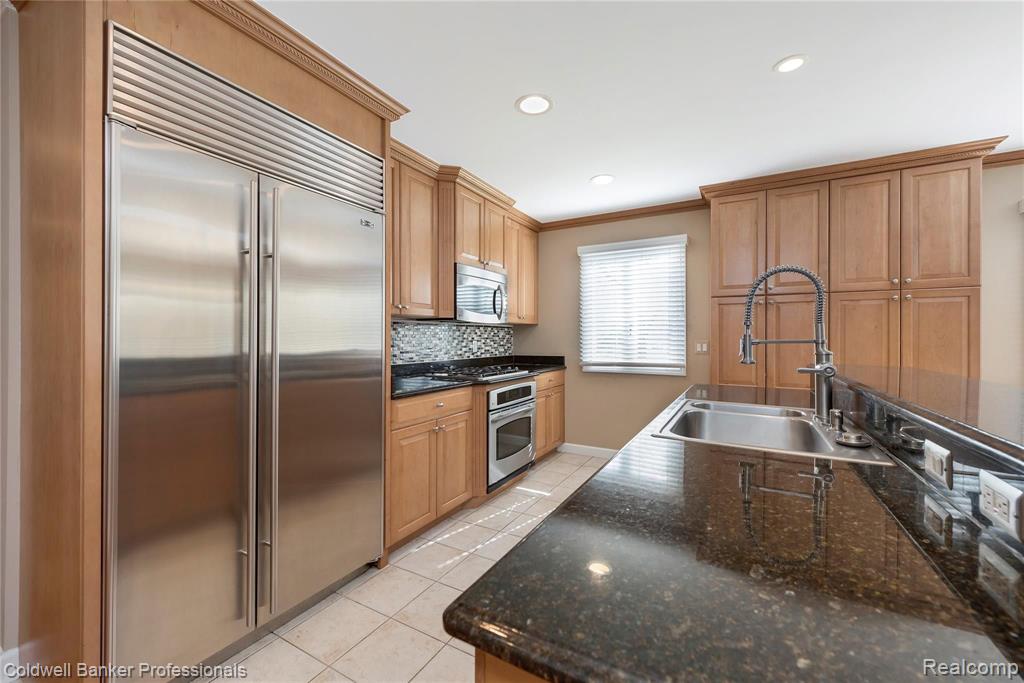 408 Romeo Road Rochester, MI 48307 - Photo 5 of 34