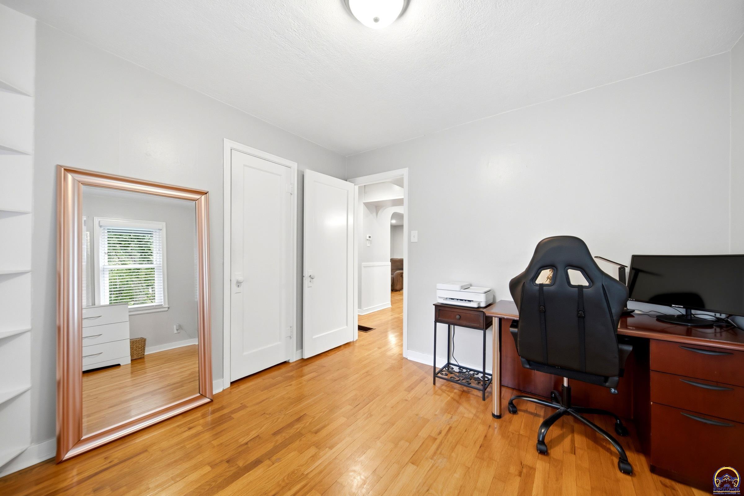 3226 Southwest Munson Avenue Topeka, KS 66604 - Photo 12 of 20