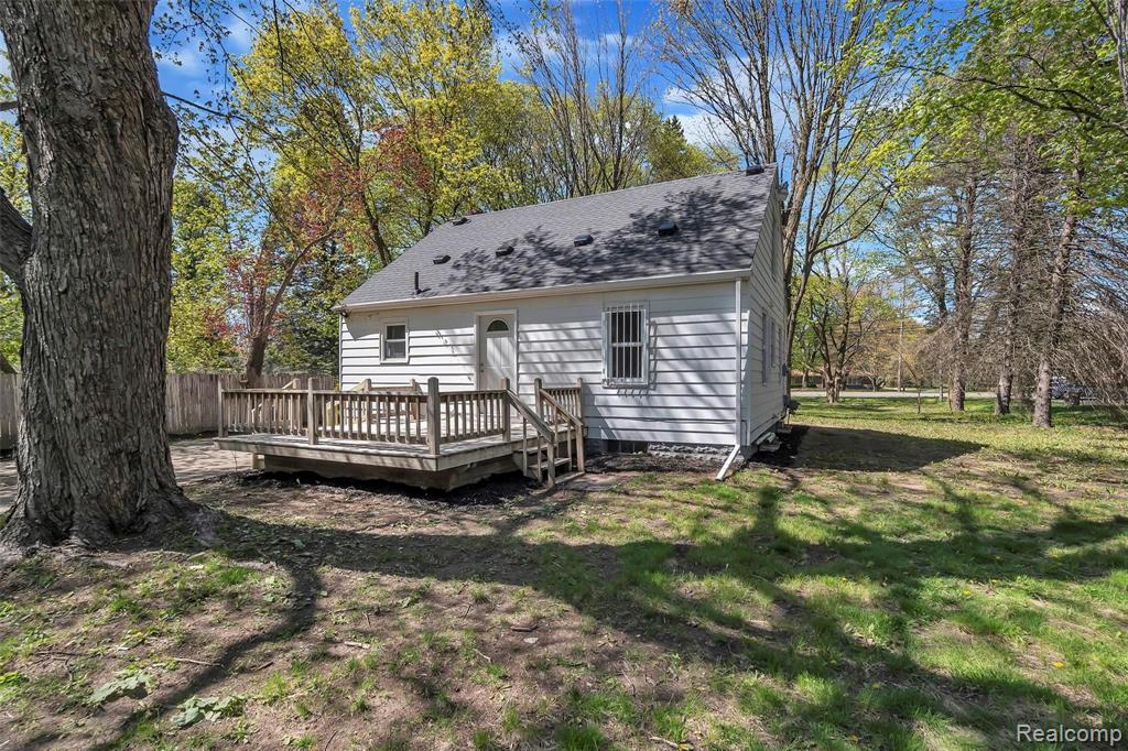 8044 Davison Road Davison, MI 48423 - Photo 33 of 36