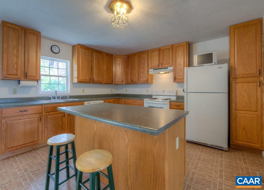 484 Deer Path Road Stanardsville, VA 22973 - Photo 8 of 30 Gallery Image 8