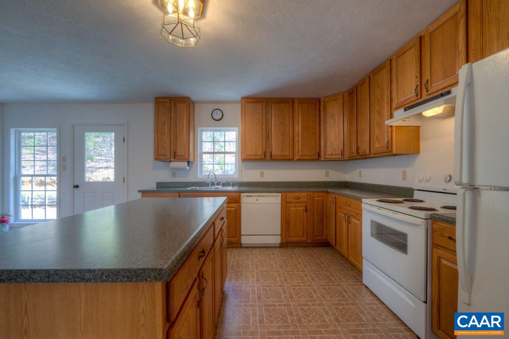 484 Deer Path Road Stanardsville, VA 22973 - Photo 9 of 30 Gallery Image 9