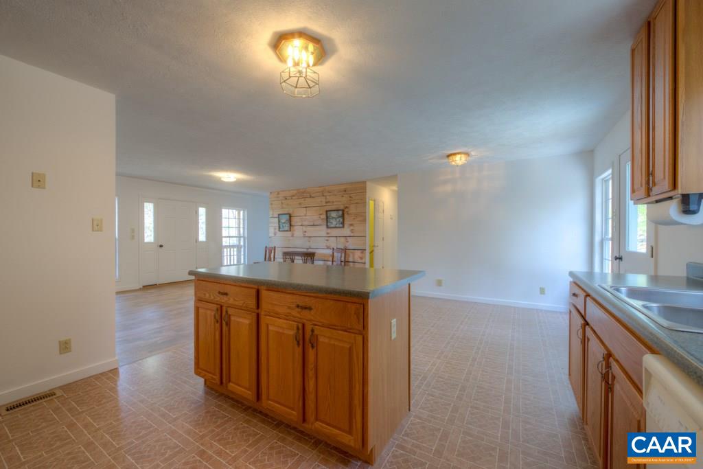484 Deer Path Road Stanardsville, VA 22973 - Photo 10 of 30 Gallery Image 10
