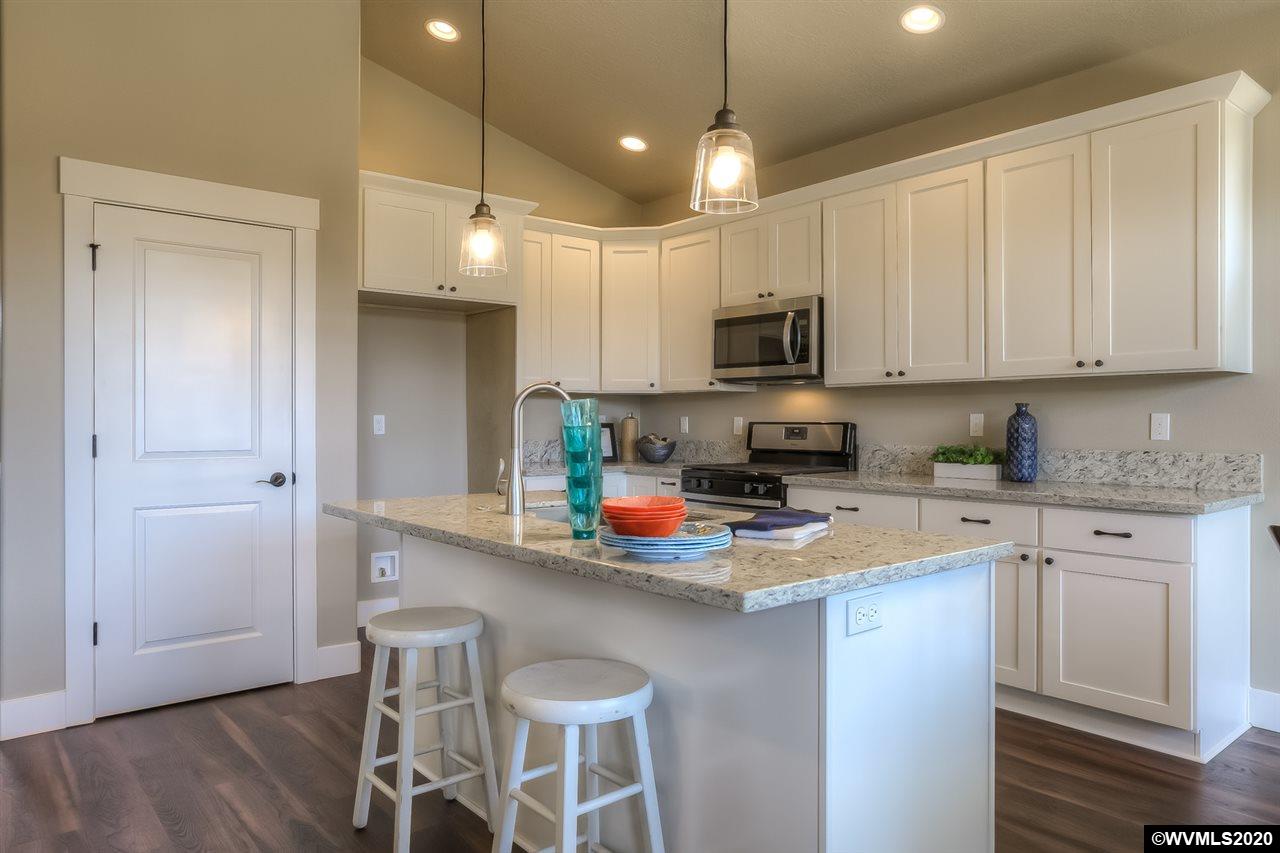 382 Southwest Applegate Trail Drive Dallas, OR 97338 - Photo 22 of 33 Gallery Image 22