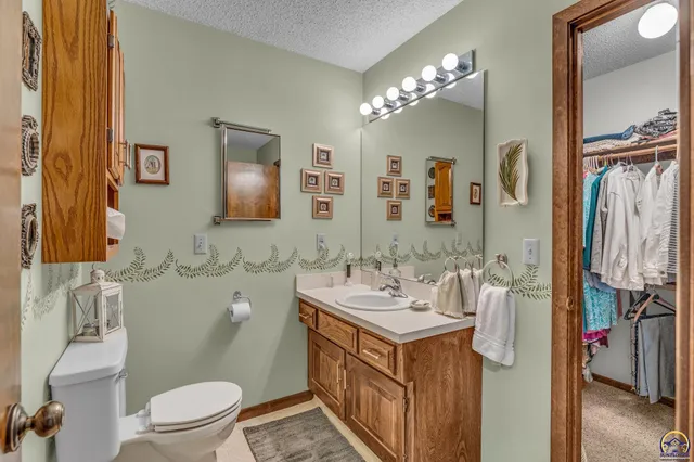 $249,900 | 3019 Southwest Arrowhead Road, Topeka, KS 66614