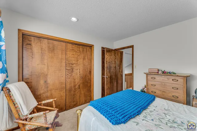 $249,900 | 3019 Southwest Arrowhead Road, Topeka, KS 66614