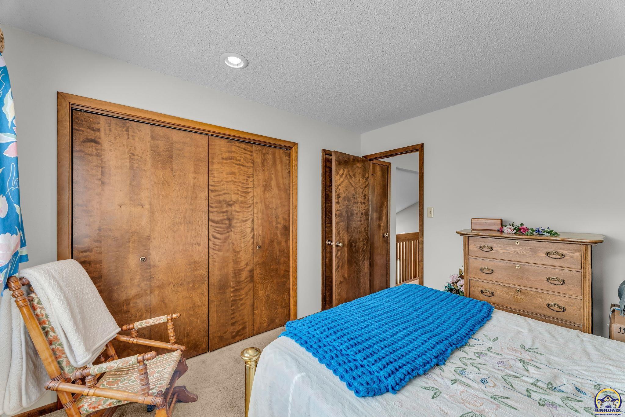 3019 Southwest Arrowhead Road Topeka, KS 66614 - Photo 13 of 25