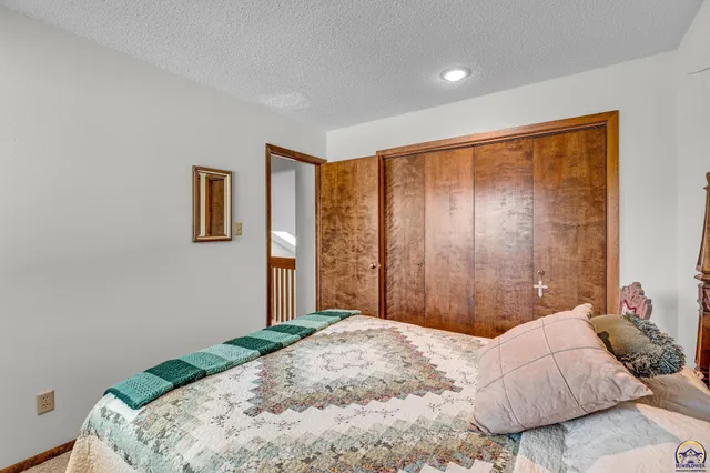 $249,900 | 3019 Southwest Arrowhead Road, Topeka, KS 66614