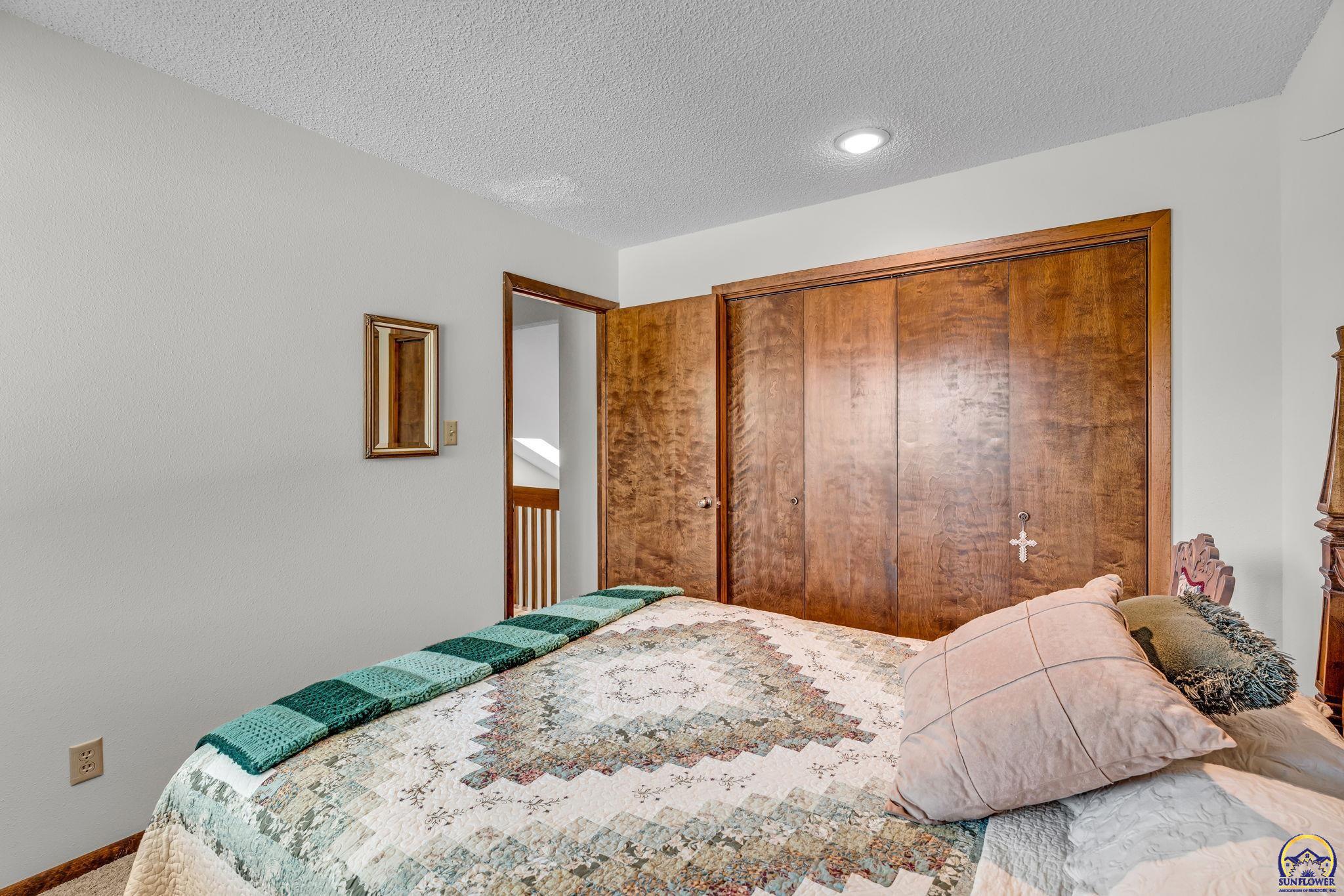 3019 Southwest Arrowhead Road Topeka, KS 66614 - Photo 15 of 25