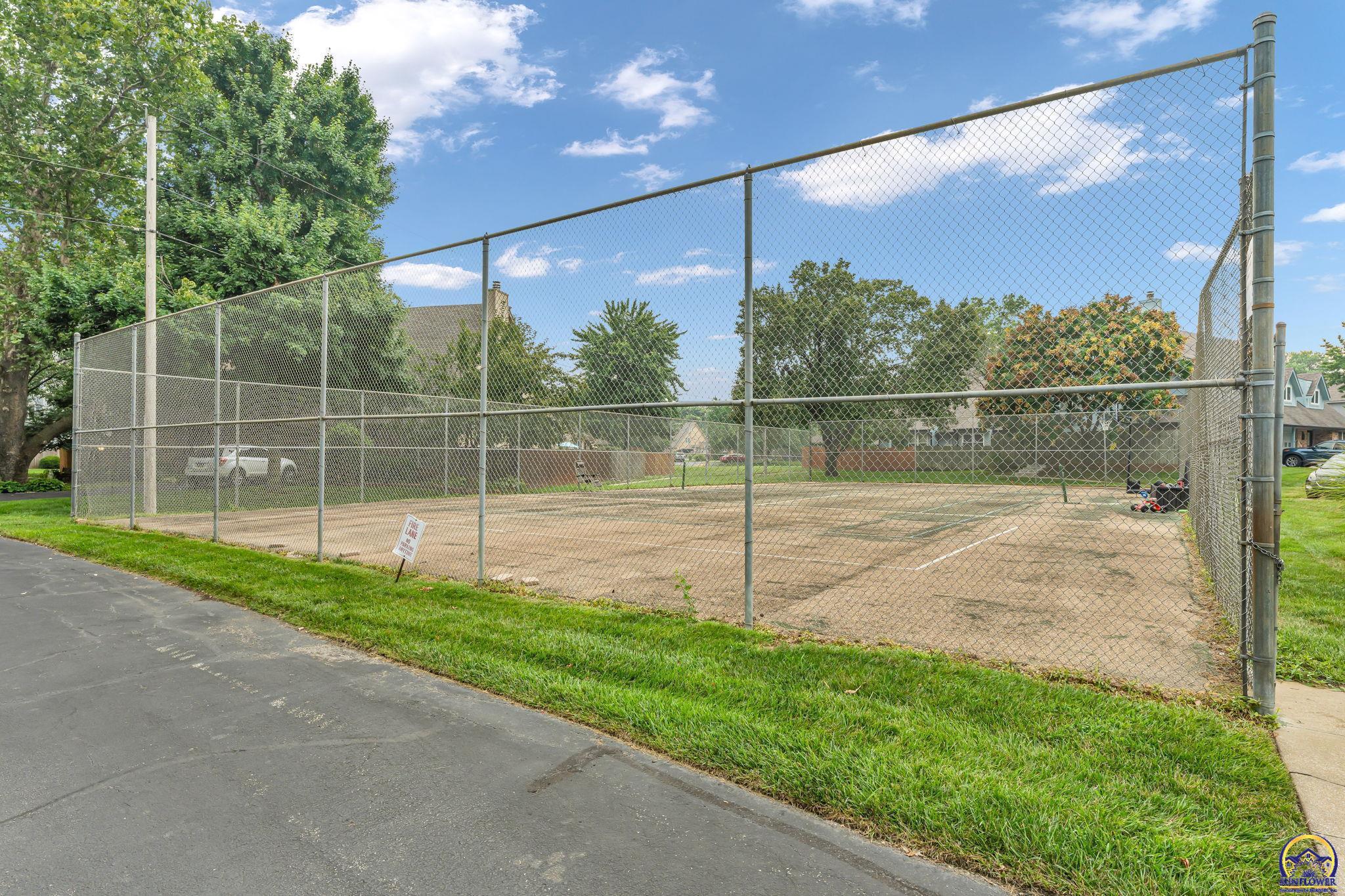 3019 Southwest Arrowhead Road Topeka, KS 66614 - Photo 23 of 25