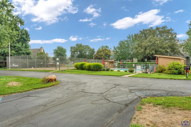 $249,900 | 3019 Southwest Arrowhead Road, Topeka, KS 66614