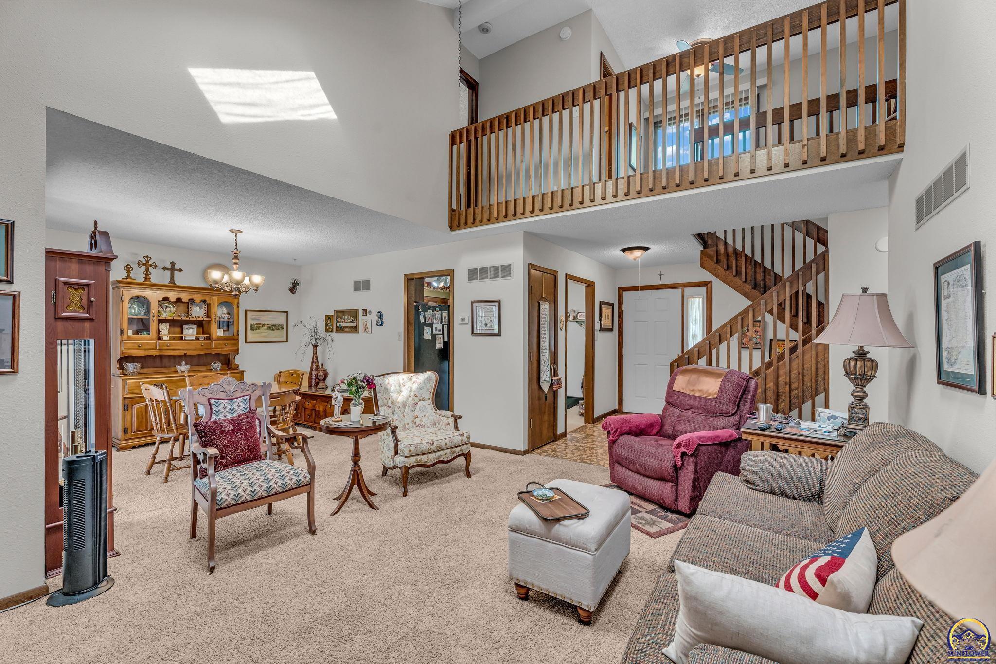 3019 Southwest Arrowhead Road Topeka, KS 66614 - Photo 3 of 25