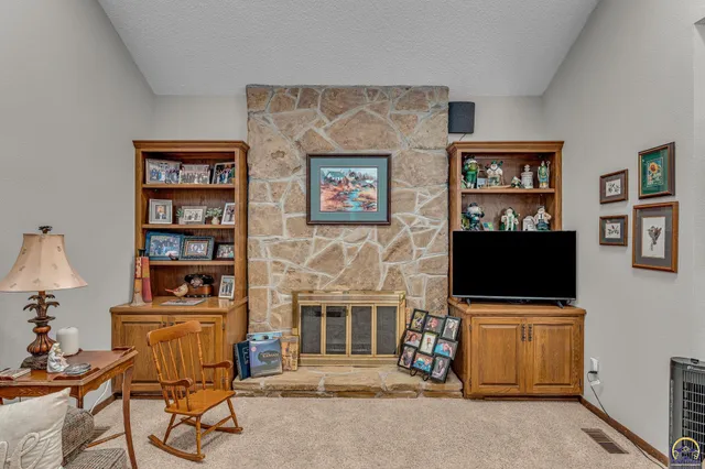 $249,900 | 3019 Southwest Arrowhead Road, Topeka, KS 66614