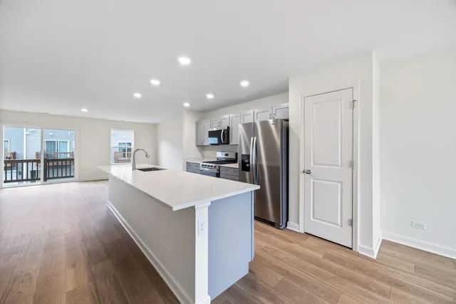 $2,600 | 2463 BELLA Drive, Pingree Grove, IL 60140