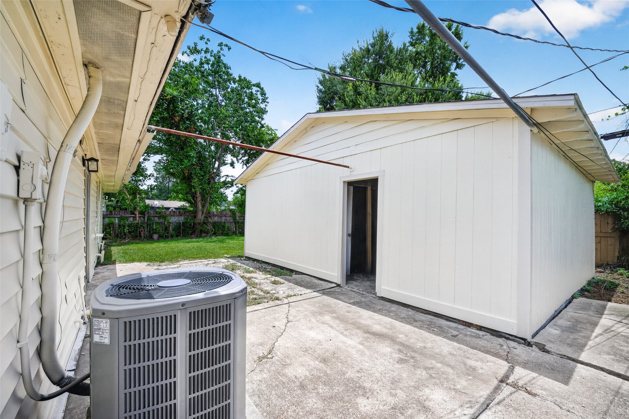 3218 Grant Street Pasadena, TX 77503 - Photo 23 of 26 Additional storage space.