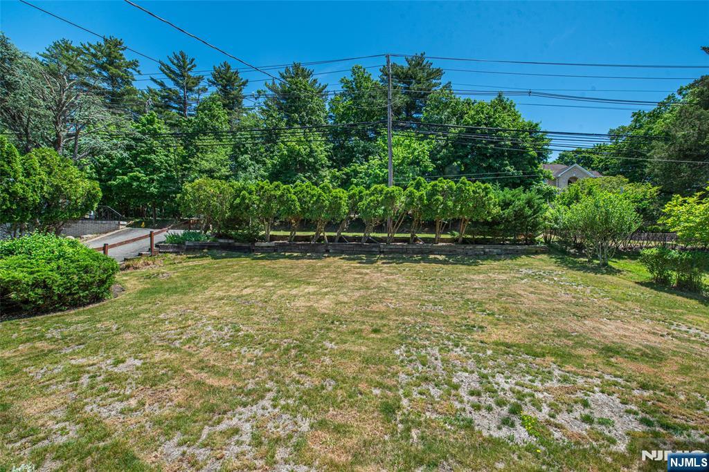 717 Alps Road Wayne, NJ 07470 - Photo 3 of 19
