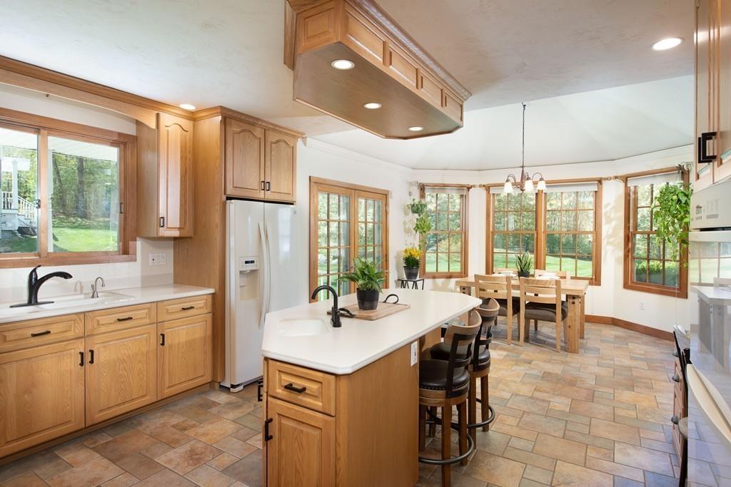 166 Rocky Road Northbridge, MA 01588 - Photo 5 of 21 Gallery Image 5