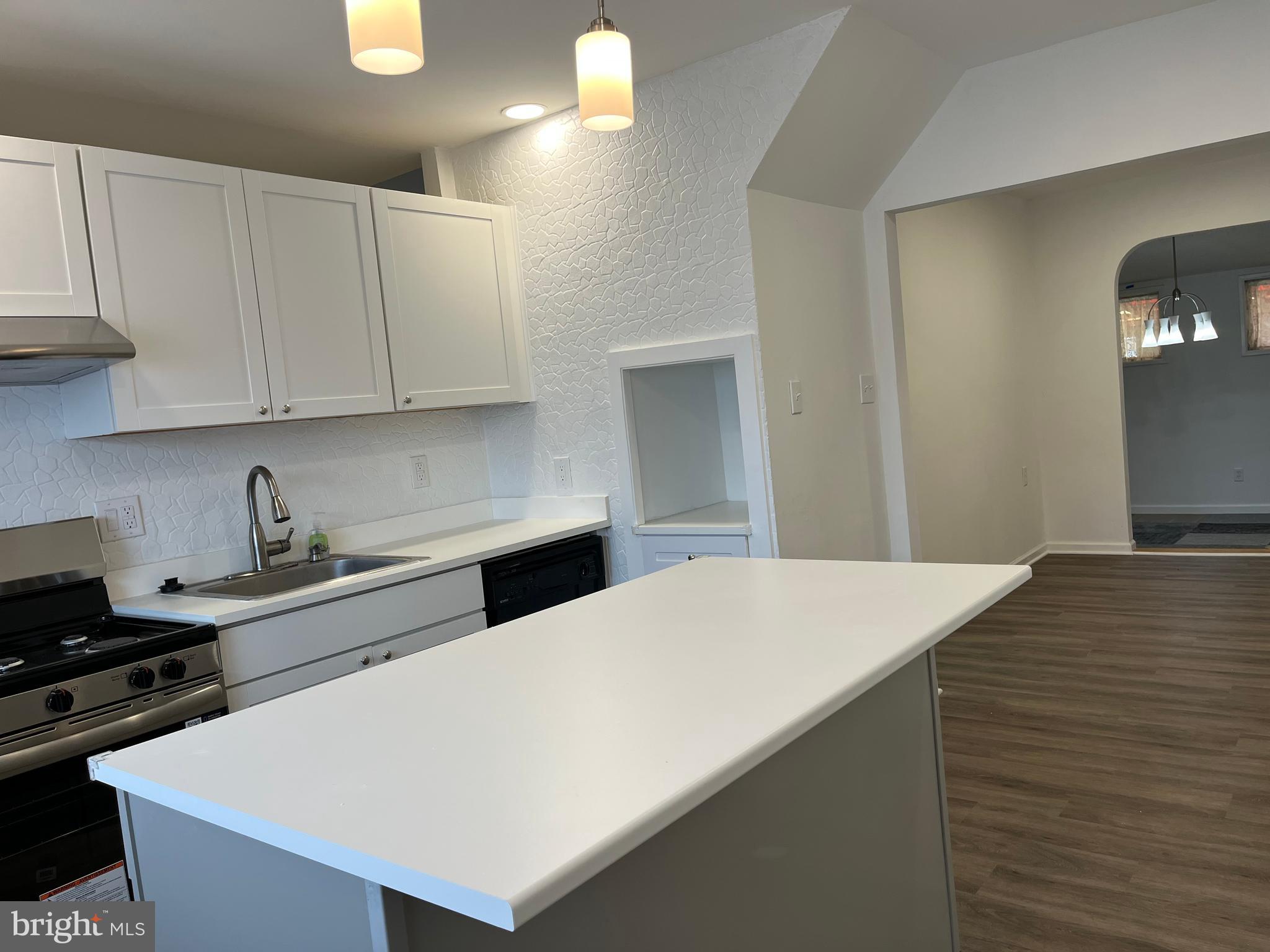 2817 Nestling Road Philadelphia, PA 19154 - Photo 5 of 17 Kitchen