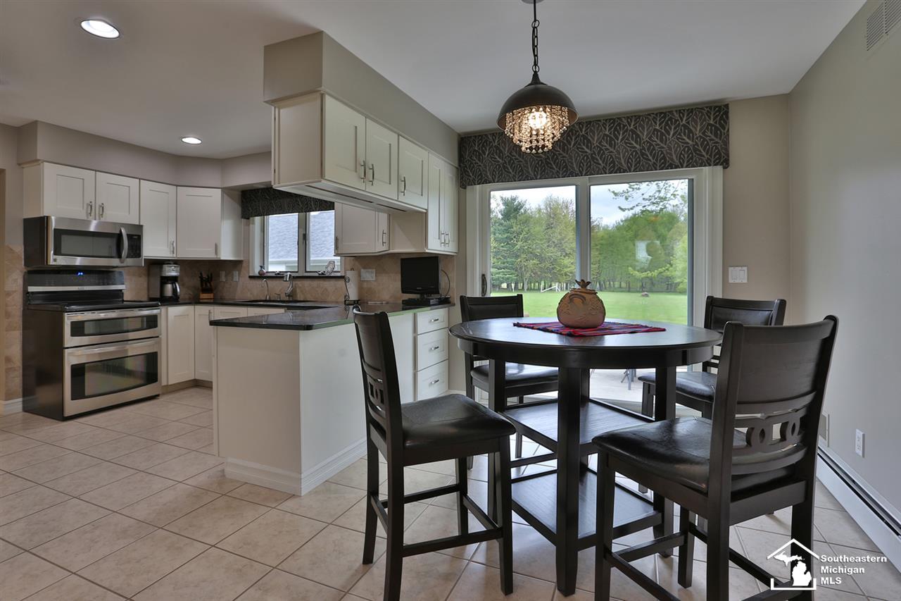 2940 Gruber Road Monroe, MI 48162 - Photo 9 of 26